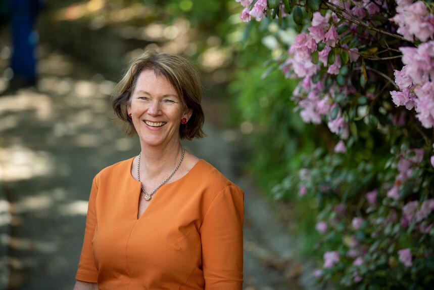 Lise Øvreås comes to the position as Academic Director of AE- Bergen hub with experience from prominent positions in Science Academies.